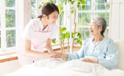 介護・福祉資格の取れる通信制高校おすすめ5選！高卒資格も取れる！