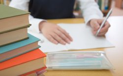 通信制高校の勉強方法を紹介！レポート提出、スクーリング、テストが基本！