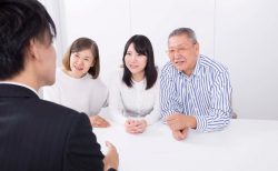 不登校に保護者はどう対応するべき？相談できる専門窓口を紹介