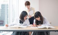 不登校から通信制高校へ行くのはあり？メリットとデメリットを解説